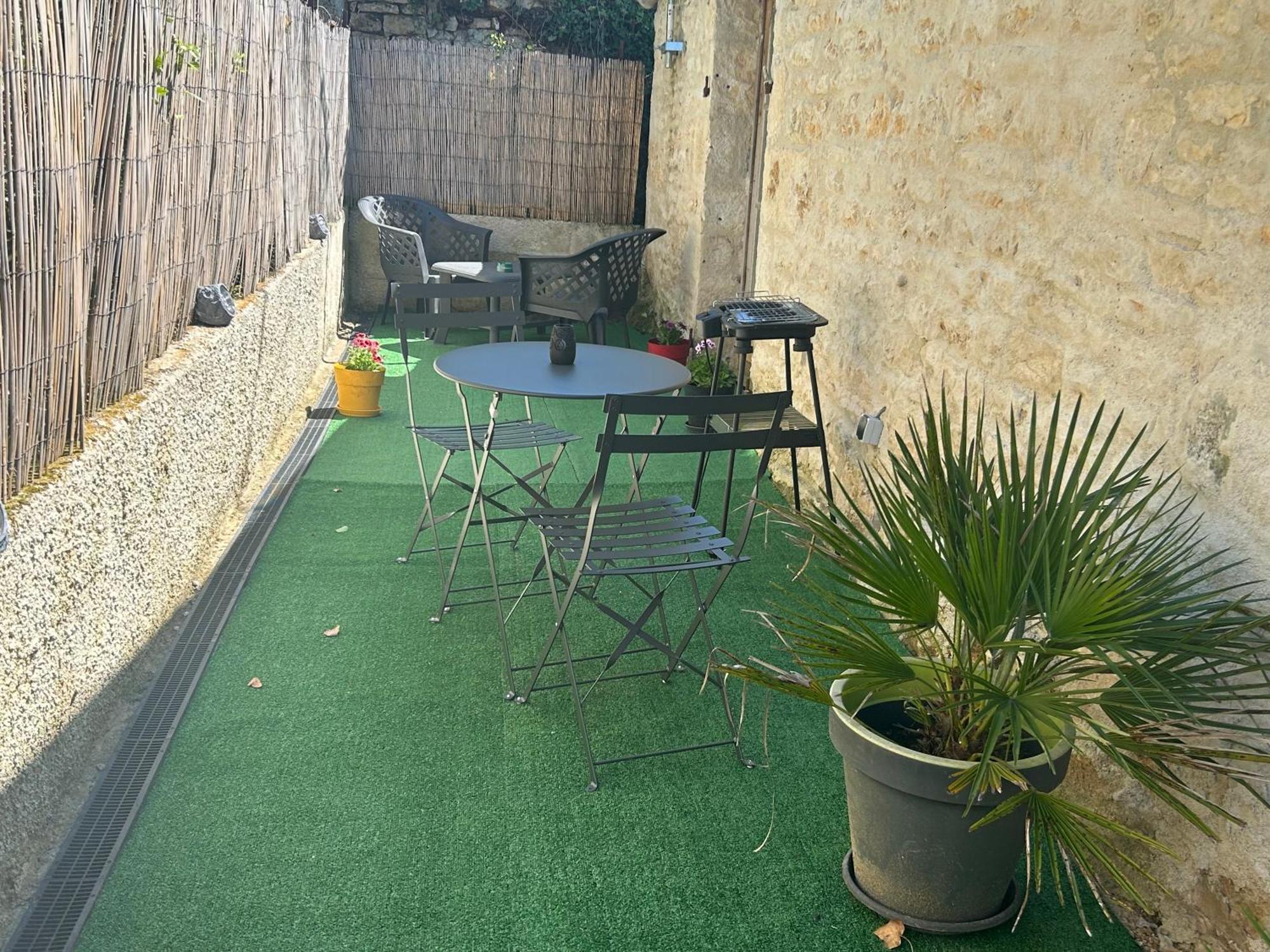 Studio Nanteuil-en-Vallée Exterior foto